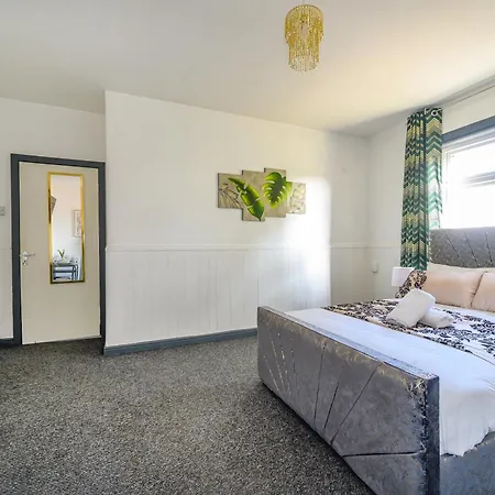 -ra27a- For Your Relaxed, Cosy Stay, Free Parking * 리즈