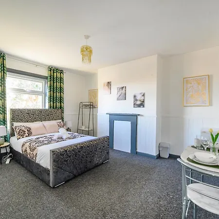 -ra27a- For Your Relaxed, Cosy Stay, Free Parking *