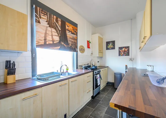 -ra27a- For Your Relaxed, Cosy Stay, Free Parking * Leeds (West Yorkshire)