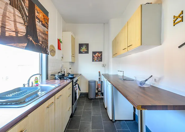 -ra27a- For Your Relaxed, Cosy Stay, Free Parking *