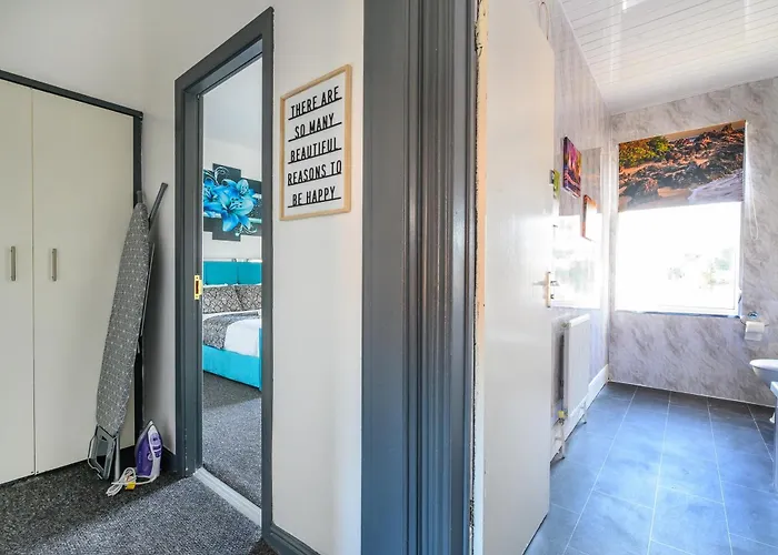 -ra27a- For Your Relaxed, Cosy Stay, Free Parking Leeds (West Yorkshire)