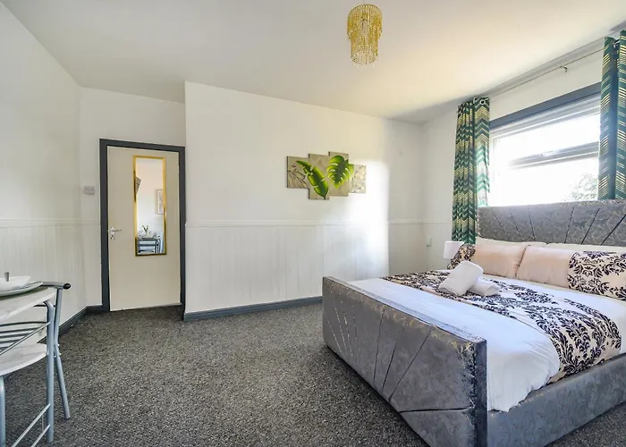 -ra27a- For Your Relaxed, Cosy Stay, Free Parking * Leeds (West Yorkshire)